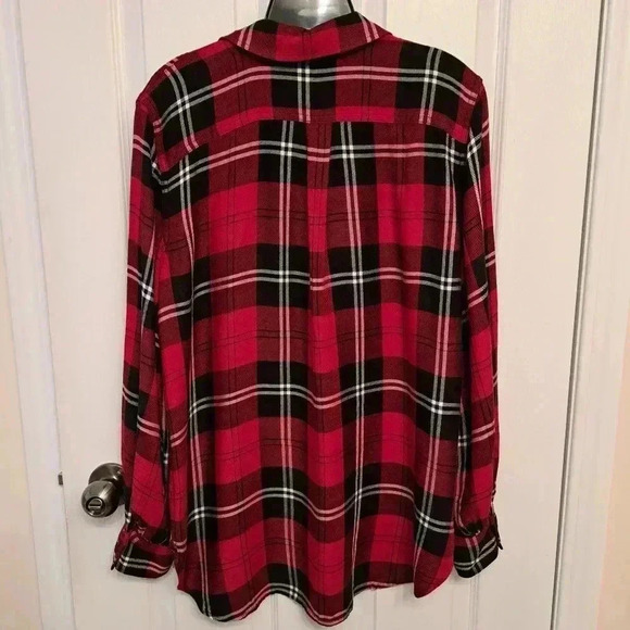 Chaps Ladies Red Plaid Shirt Medium Blouse Lightweight Red Black White Tunic - Picture 12 of 14